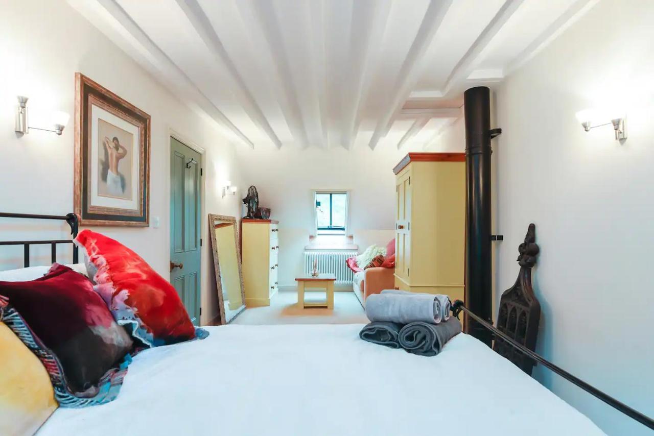 Converted Chapel, Stunning Sea & Mountain Views! Penmaenmawr ภายนอก รูปภาพ
