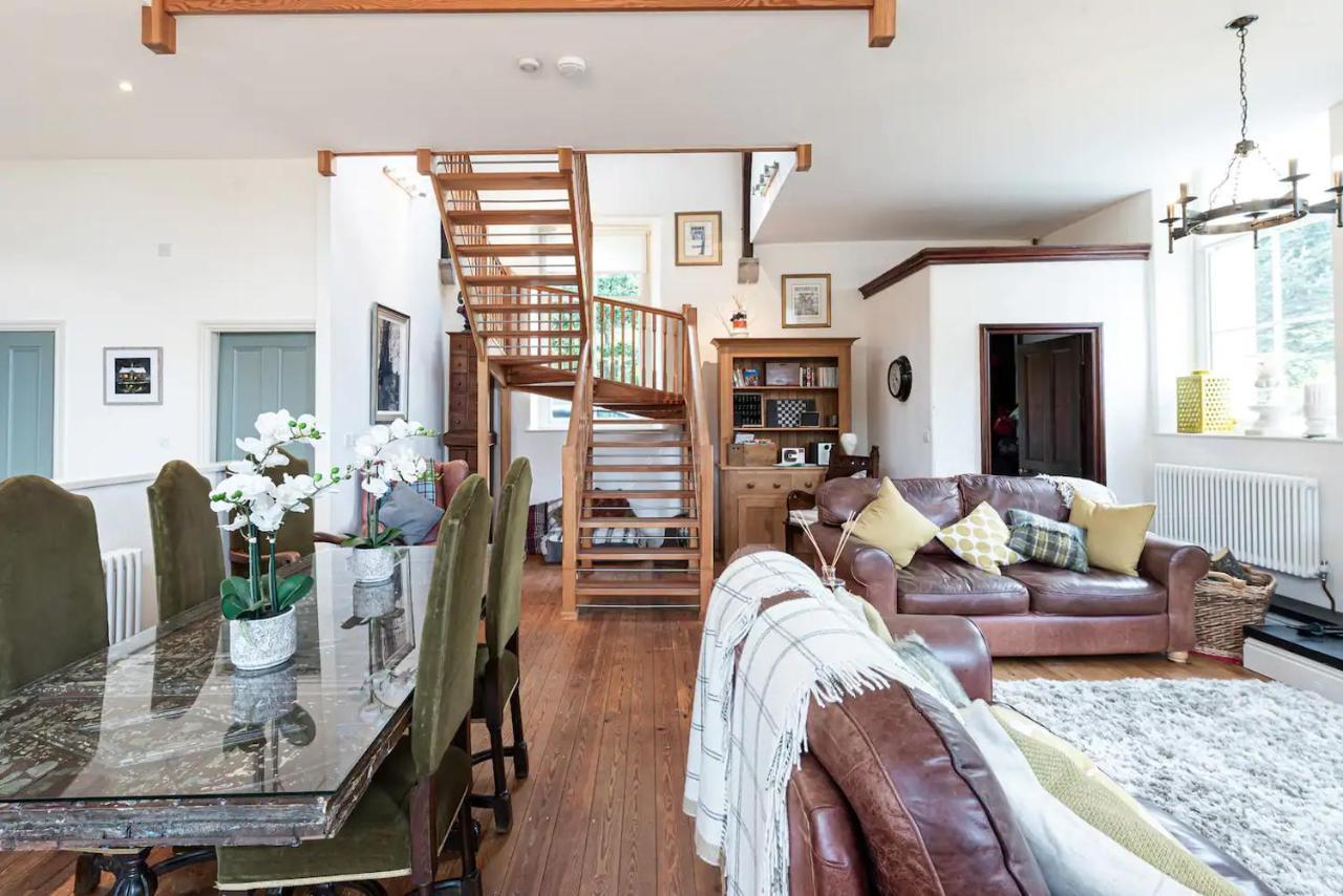 Converted Chapel, Stunning Sea & Mountain Views! Penmaenmawr ภายนอก รูปภาพ